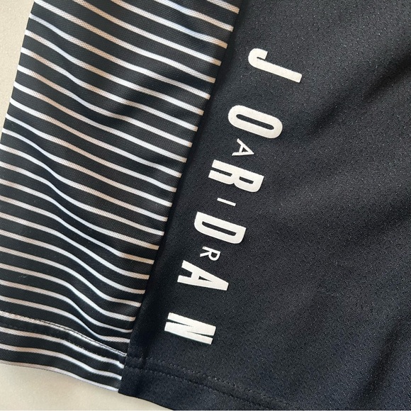 Youth Air Jordan Sports DRI-FIT shorts, size XL, black with stripe - Picture 5 of 9